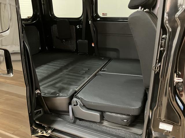 ハイゼットカーゴクルーズ　オーバーヘッドシェルフ　キーフリースマートアシスト　運転席・助手席エアバッグ　オーバーヘッドシェルフ　キーフリーシステム　コーナーセンサー　電動格納式ミラー　プッシュスタート　シガーソケット　パワーウィンドウ　ＣＶＴ（大阪府）の中古車