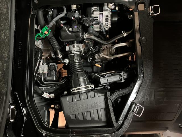 ハイゼットカーゴクルーズ　オーバーヘッドシェルフ　キーフリースマートアシスト　運転席・助手席エアバッグ　オーバーヘッドシェルフ　キーフリーシステム　コーナーセンサー　電動格納式ミラー　プッシュスタート　シガーソケット　パワーウィンドウ　ＣＶＴ（大阪府）の中古車