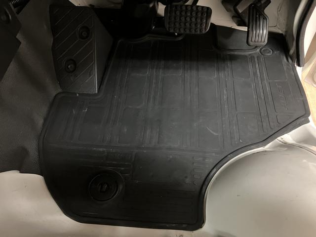 ハイゼットトラックスタンダード　オートマ車エアコン　パワステ　オートマ車　ＡＭ／ＦＭラジオ　運転席エアバッグ（大阪府）の中古車