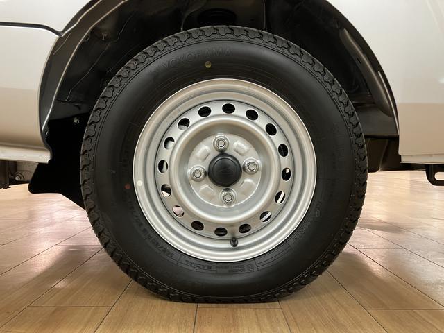 ハイゼットトラックジャンボエクストラ　４ＷＤ車　コーナーセンサーＣＶＴ　４ＷＤ　禁煙車　届出済未使用車　スマートアシスト　ＬＥＤヘッドライト　ＬＥＤフォグランプ　電動格納式ミラー　キーフリーシステム　プッシュスタート　大型荷台作業灯　オーディオレス車（大阪府）の中古車