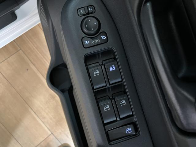 ムーヴX 届出済未使用車 助手席電動スライドドアLEDヘッドライト届出済未使用車・両側スライドドア/助手席電動・LEDヘッドライト・コーナーセンサー・エンジンプッシュスタート・オートエアコン・衝突回避支援ブレーキ・誤発信抑制機能・まごころ保証(12か月/距離無制限)(大阪府)の中古車