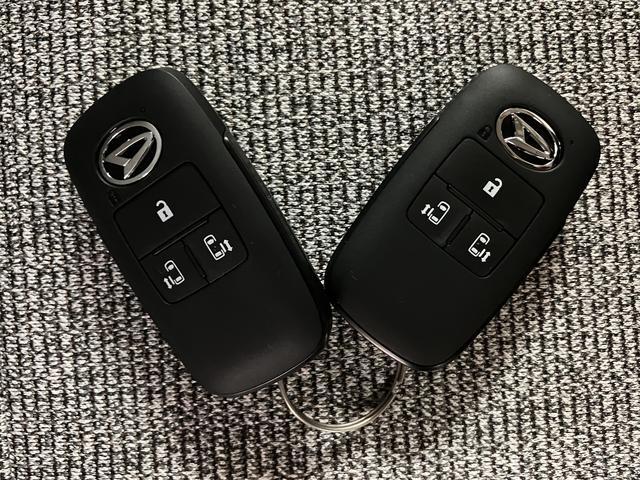 ムーヴキャンバスストライプスG 届出済未使用車 両側電動スライドドア届出済未使用車・純正バックカメラ仕様・両側電動スライドドア・電動パーキングブレーキ・シートヒーター・コーナーセンサー・エンジンプッシュスタート・衝突回避支援ブレーキ・誤発進抑制機能(大阪府)の中古車