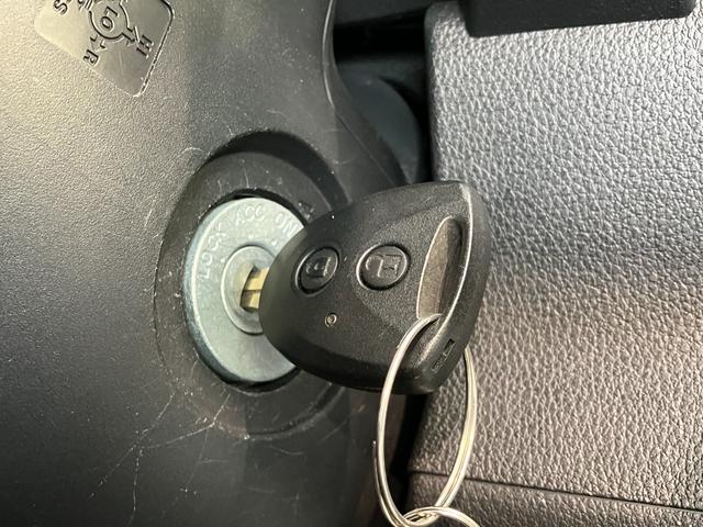 ハイゼットカーゴＤＸ　電子制御式４ＷＤ　ＣＶＴ　ＡＭ／ＦＭラジオ　車検整備付衝突被害軽減ブレーキ　コーナーセンサー　電子制御式４ＷＤ　ＣＶＴ　両側スライドＤ　ＡＭ／ＦＭラジオ　オートライト　前席パワーウインドウ　マニュアルエアコン　マニュアルレベリング　キーレス　エコアイドル（滋賀県）の中古車