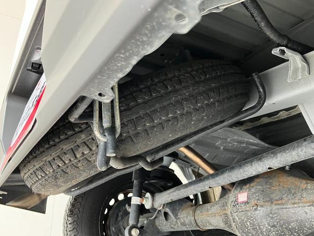 ハイゼットカーゴＤＸ　電子制御式４ＷＤ　ＣＶＴ　ＡＭ／ＦＭラジオ　車検整備付衝突被害軽減ブレーキ　コーナーセンサー　電子制御式４ＷＤ　ＣＶＴ　両側スライドＤ　ＡＭ／ＦＭラジオ　オートライト　前席パワーウインドウ　マニュアルエアコン　マニュアルレベリング　キーレス　エコアイドル（滋賀県）の中古車