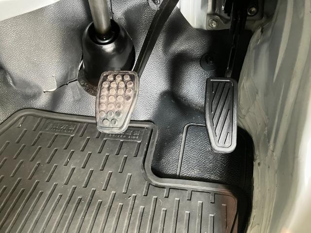 ハイゼットカーゴＤＸ　電子制御式４ＷＤ　ＣＶＴ　ＡＭ／ＦＭラジオ　車検整備付衝突被害軽減ブレーキ　コーナーセンサー　電子制御式４ＷＤ　ＣＶＴ　両側スライドＤ　ＡＭ／ＦＭラジオ　オートライト　前席パワーウインドウ　マニュアルエアコン　マニュアルレベリング　キーレス　エコアイドル（滋賀県）の中古車