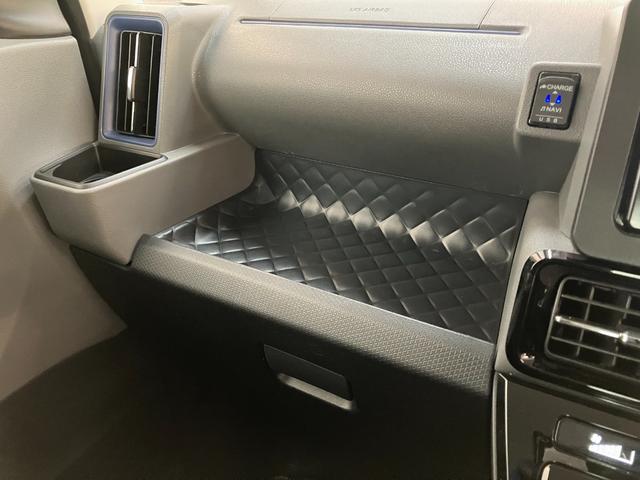 タントウェルカムシートリフトカスタムＲＳ　ターボ　フルセグナビ追突被害軽減ブレーキ　コーナーセンサー　ＬＥＤ　スマートキー　両側電動スライドドア　前席シートヒーター　フルセグナビ　ＤＶＤ　Ｂｌｕｅｔｏｏｔｈ　ＵＳＢ　パノラマカメラ　エコアイドル　前後ドラレコ（滋賀県）の中古車