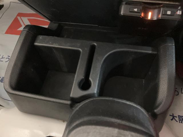 ハイゼットトラックスタンダードＳＡIIIｔ／１年保証／車検整備付／５速ＭＴ１年間走行距離無制限　車検整備付　ＡＭ／ＦＭラジオ　マニュアルエアコン　パワーステアリング　トップシェイドガラス　３方開　ＥＴＣ　荷台作業灯（大阪府）の中古車