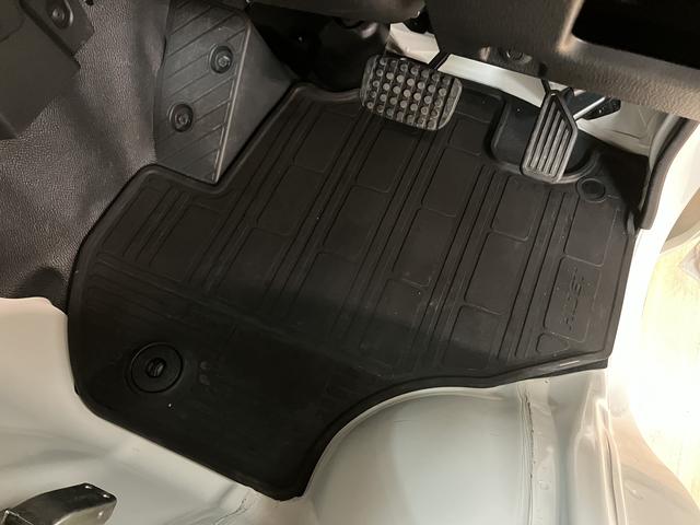 ハイゼットトラックスタンダードＳＡIIIｔ／車検整備付／ＬＥＤヘッドライト／サポカーＳベーシック＋適合　４速オートマチック　新車保証継承　車検整備付　フルセグナビ　ＵＳＢ　リヤセンサー　オートライト　トップシェイドガラス　ＥＴＣ　ＬＥＤヘッドライト　３方開（大阪府）の中古車