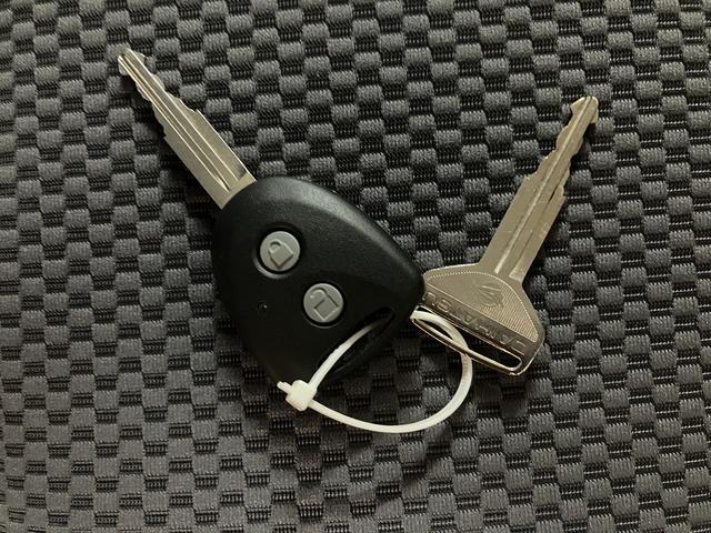 ハイゼットトラックジャンボＳＡIIIｔ／サポカーＳベーシック＋適合／車検整備付ＡＵＸ端子付ＣＤステレオ　キーレスエントリー　トップシェイドガラス　オートライト　３方開　ＬＥＤヘッドライト　ＬＥＤフォグランプ　スモークガラス　荷台作業灯　ガードフレームプロテクター（大阪府）の中古車