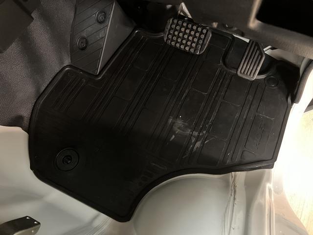 ハイゼットトラックジャンボＳＡIIIｔ／サポカーＳベーシック＋適合／車検整備付ＡＵＸ端子付ＣＤステレオ　キーレスエントリー　トップシェイドガラス　オートライト　３方開　ＬＥＤヘッドライト　ＬＥＤフォグランプ　スモークガラス　荷台作業灯　ガードフレームプロテクター（大阪府）の中古車