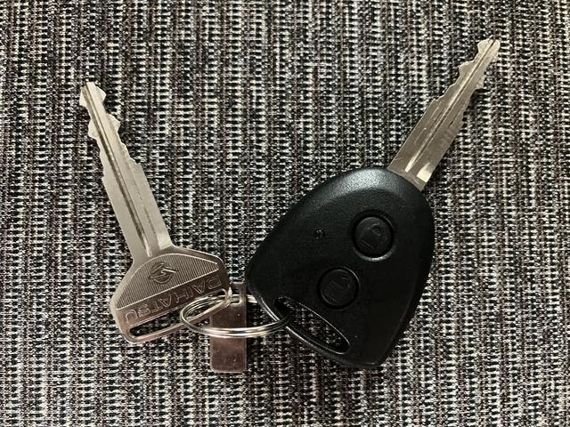 ミラトコットＬ　ＳＡIII／サポカーＳワイド適合／１年保証／車検整備付／１年間走行距離無制限　車検整備付　フルセグナビ　ＥＴＣ　ＵＳＢ　Ｂｌｕｅｔｏｏｔｈ　キーレスエントリー　オートハイビーム　前後コーナーセンサー　ＬＥＤヘッドライト　１４インチフルホイールキャップ（大阪府）の中古車
