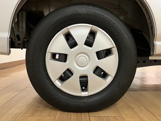 ハイゼットカーゴクルーズＳＡIII／サポカーＳワイド適合／ＥＴＣ／キーレス新車保証継承　車検整備付　オートライト　オートハイビーム　電動格納式ドアミラー　キーレス　トップシェイドガラス　ＥＴＣ　Ｆパワーウィンドウ　レインクリアリングミラー　バックソナー　ＬＥＤヘッドライト（大阪府）の中古車