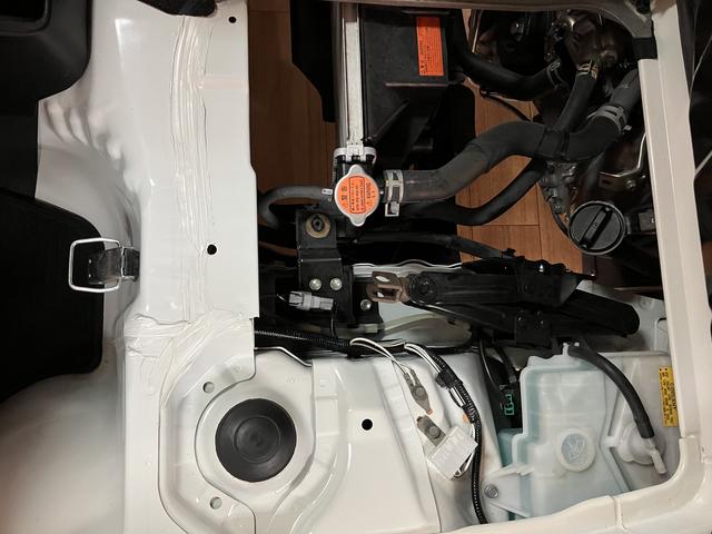 ハイゼットトラックＦＲＰ中温片側スライドドア／車検整備付／オートライト／４ＡＴ車検整備付　横滑り防止装置　両席エアバック　パワーステアリング　エアコン　ＡＭ・ＦＭラジオ　オートライト　ハイルーフ　４ＡＴ　ハロゲンヘッドライト（大阪府）の中古車