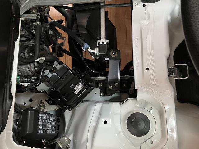 ハイゼットトラックＦＲＰ中温片側スライドドア／車検整備付／オートライト／４ＡＴ車検整備付　横滑り防止装置　両席エアバック　パワーステアリング　エアコン　ＡＭ・ＦＭラジオ　オートライト　ハイルーフ　４ＡＴ　ハロゲンヘッドライト（大阪府）の中古車