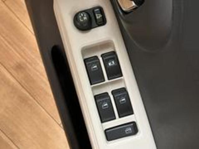 ミラココアココアＸ／１年保証／車検整備付／ワンセグナビ／キーフリー／１年間走行距離無制限保証　車検整備付　ワンセグナビ　オートエアコン　ハロゲンヘッドライト　フロントフォグランプ　チルトステアリング　運転席シートリフター　キーフリーシステム　ベンチシート（大阪府）の中古車