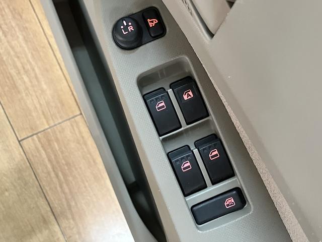 ムーヴＸ／１年間走行距離無制限保証／車検整備付／ナビ／ＥＴＣ／１年間走行距離無制限保証　車検整備付　ワンセグナビ　ＣＤ　ＥＴＣ　革巻ステアリング　アイドリングストップ機能　オートエアコン　１４インチアルミホイール　ベンチシート　スモークガラス（大阪府）の中古車
