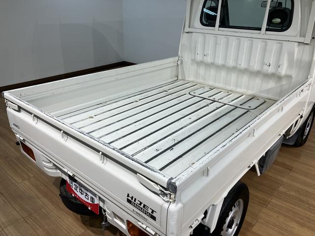 ハイゼットトラックエアコン・パワステ　スペシャル／１年保証／車検整備付／３方開１年間走行距離無制限保証　車検整備付　エアコン　パワーステアリング　５速マニュアルミッション車　３方開　ＡＭ／ＦＭラジオ　４ＷＤ（大阪府）の中古車