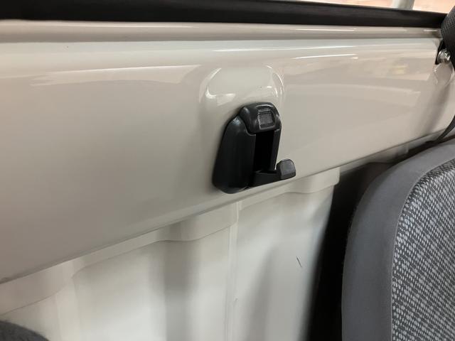 ハイゼットトラックエアコン・パワステ　スペシャル／１年保証／車検整備付／３方開１年間走行距離無制限保証　車検整備付　エアコン　パワーステアリング　５速マニュアルミッション車　３方開　ＡＭ／ＦＭラジオ　４ＷＤ（大阪府）の中古車