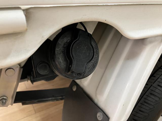 ハイゼットトラックエアコン・パワステ　スペシャル／１年保証／車検整備付／３方開１年間走行距離無制限保証　車検整備付　エアコン　パワーステアリング　５速マニュアルミッション車　３方開　ＡＭ／ＦＭラジオ　４ＷＤ（大阪府）の中古車