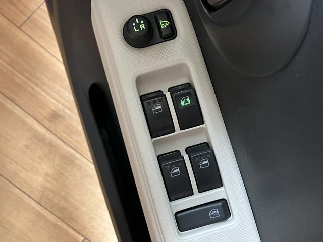 ミラココアココアＬ／１年間走行距離無制限保証／車検整備付／キーレス１年間走行距離無制限保証　車検整備付　キーレスエントリー　セキュリティアラーム　エコアイドル　フロントフォグランプ　電動格納式ドアミラー　チルトステアリング　運転席シートリフター　スモークガラス（大阪府）の中古車