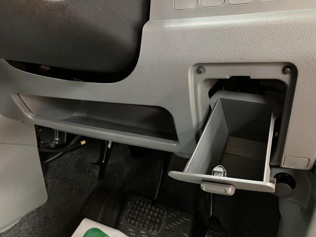 ムーヴＸリミテッド／４ＷＤ／１年間走行距離無制限保証／認定中古車１年間走行距離無制限保証　車検整備付　４ＷＤ　ワンセグＨＤＤナビ　バックカメラ　オートエアコン　キーフリー　１４インチアルミホイール　スモークガラス　ハロゲンヘッドライト　ベンチシート（大阪府）の中古車