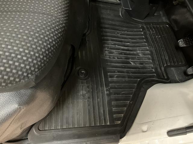 ハイゼットカーゴデラックスＳＡIII／サポカーＳワイド適合／ワンセグナビ１年間走行距離無制限保証　車検整備付　外品ワンセグナビ　ＥＴＣ　キーレスエントリー　オートハイビーム　フロントパワーウインドウ　トップシェイドガラス　オーバーヘッドコンソール　ハロゲンヘッドライト（大阪府）の中古車