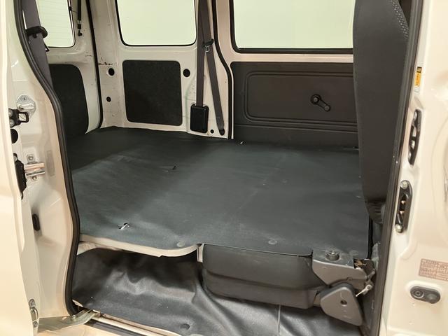 ハイゼットカーゴデラックスＳＡIII／サポカーＳワイド適合／ワンセグナビ１年間走行距離無制限保証　車検整備付　外品ワンセグナビ　ＥＴＣ　キーレスエントリー　オートハイビーム　フロントパワーウインドウ　トップシェイドガラス　オーバーヘッドコンソール　ハロゲンヘッドライト（大阪府）の中古車