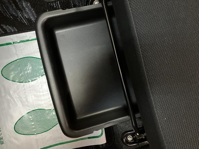 ムーヴＸ　ＶＳ　III／１年間走行距離無制限保証／ＥＴＣ／アルミ／１年間走行距離無制限保証　ＣＤステレオ　つくつく防止（ペダル踏み間違い時加速抑制装置）トップシェイドガラス　ＥＴＣ　１４インチアルミホイール　オートエアコン　キーフリー　ハロゲンヘッドライト　Ｆフォグ（大阪府）の中古車