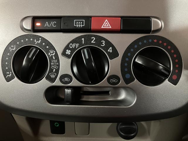 タントXスペシャル/1年間走行距離無制限保証/認定中古車/CD1年間走行距離無制限保証 CDステレオ AUX端子 外品前後ドラレコ ETC キーフリー 14インチフルホイールキャップ ハロゲンヘッドライト コラムシフト ベンチシート スモークガラス(大阪府)の中古車