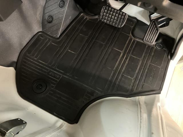 ハイゼットトラックスタンダード/1年間走行距離無制限保証/車検整備付/ナビ/1年間走行距離無制限保証 車検整備付 4速オートマチック 純正フルセグナビ Bluetooth機能 CD DVD ETC 3方開 ハロゲンヘッドライト(大阪府)の中古車