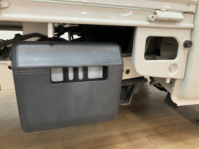 ハイゼットトラックスタンダード/1年間走行距離無制限保証/車検整備付/ナビ/1年間走行距離無制限保証 車検整備付 4速オートマチック 純正フルセグナビ Bluetooth機能 CD DVD ETC 3方開 ハロゲンヘッドライト(大阪府)の中古車