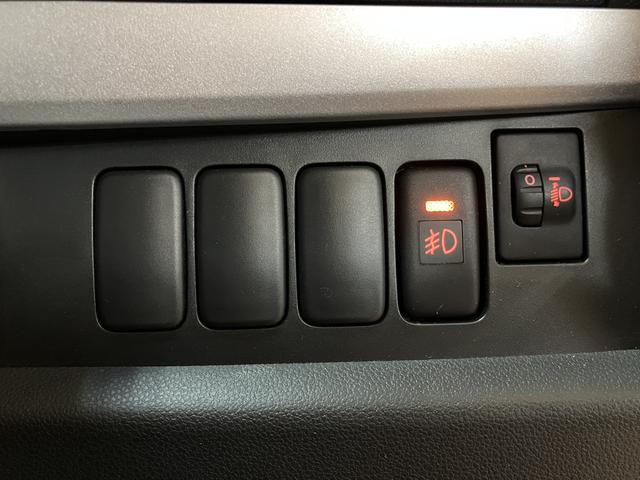 ムーヴＸ　ＶＳ／１年間走行距離無制限保証／認定中古車／シートリフタ１年間走行距離無制限保証　マニュアルエアコン　ＡＵＸ端子付きＣＤ／ＭＤチューナー　ＭＯＭＯ社製革巻きステアリング　チルトステアリング　運転席シートリフター　キーフリー　トップシェイドガラス（大阪府）の中古車