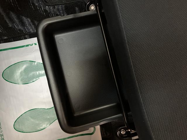 ムーヴＸ　ＶＳ／１年間走行距離無制限保証／認定中古車／シートリフタ１年間走行距離無制限保証　マニュアルエアコン　ＡＵＸ端子付きＣＤ／ＭＤチューナー　ＭＯＭＯ社製革巻きステアリング　チルトステアリング　運転席シートリフター　キーフリー　トップシェイドガラス（大阪府）の中古車