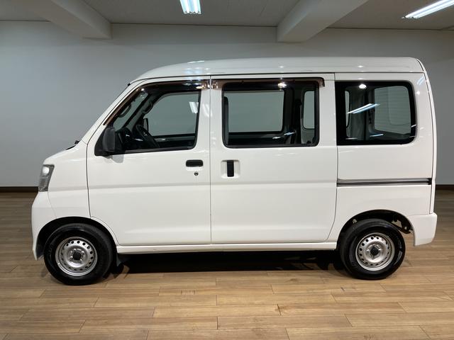 ハイゼットカーゴスペシャル／１年間走行距離無制限保証／車検整備付／認定中古車１年間走行距離無制限保証　車検整備付　純正フルセグナビ　ＥＴＣ　ハイルーフ　両席エアバック　両側スライドドア　ハロゲンヘッドライト　パワードアロック（大阪府）の中古車