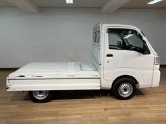 ハイゼットトラックスタンダード/サポカーSワイド適合/1年保証/車検整備付1年間走行距離無制限保証 車検整備付 AM/FMラジオ パワーステアリング エアコン 前後コーナーセンサー アイドルストップ機能 オートライト 3方開 ガードフレームプロテクター(大阪府)の中古車