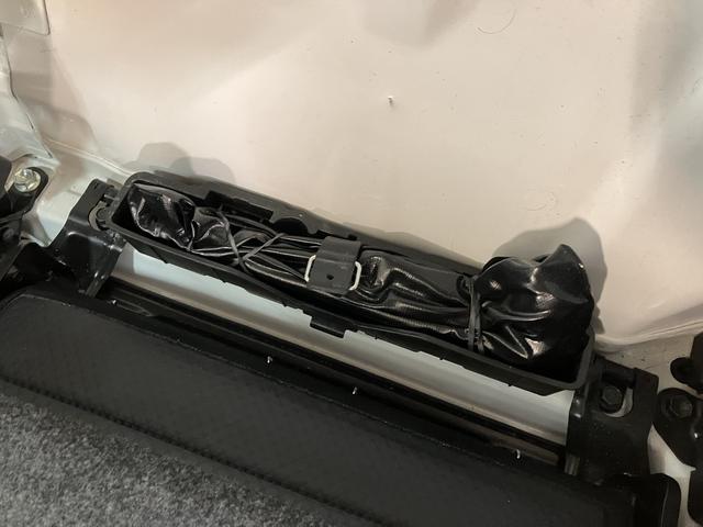 ハイゼットトラックスタンダード/サポカーSワイド適合/1年保証/車検整備付1年間走行距離無制限保証 車検整備付 AM/FMラジオ パワーステアリング エアコン 前後コーナーセンサー アイドルストップ機能 オートライト 3方開 ガードフレームプロテクター(大阪府)の中古車