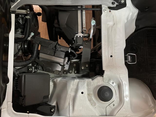 ハイゼットトラックスタンダード/サポカーSワイド適合/1年保証/車検整備付1年間走行距離無制限保証 車検整備付 AM/FMラジオ パワーステアリング エアコン 前後コーナーセンサー アイドルストップ機能 オートライト 3方開 ガードフレームプロテクター(大阪府)の中古車