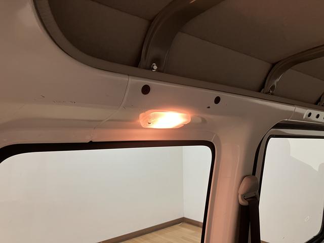 ハイゼットカーゴスペシャルSAIII/認定中古車/1年保証/車検整備付/AT1年間走行距離無制限保証 車検整備付 AM・FMラジオ エアコン パワーステアリング トップシェイドガラス ETC アイドルストップ機能 オートハイビーム 4速AT LEDヘッドライト(大阪府)の中古車