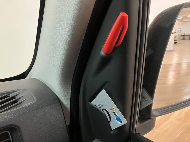 ハイゼットカーゴデラックスSAIII/認定中古車/LEDヘッド/1年保証サポカーSワイド適合 1年間走行距離無制限保証 キーレスエントリー オートライト LEDヘッドライト・フォグランプ アイドルストップ機能 オーバーヘッドシェルフ リヤコーナーセンサー(大阪府)の中古車