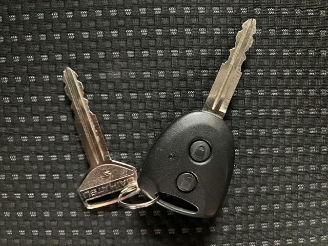 ハイゼットカーゴデラックスSAIII/認定中古車/LEDヘッド/1年保証サポカーSワイド適合 1年間走行距離無制限保証 キーレスエントリー オートライト LEDヘッドライト・フォグランプ アイドルストップ機能 オーバーヘッドシェルフ リヤコーナーセンサー(大阪府)の中古車