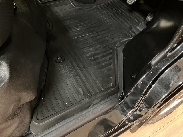 ハイゼットカーゴデラックスSAIII/認定中古車/LEDヘッド/1年保証サポカーSワイド適合 1年間走行距離無制限保証 キーレスエントリー オートライト LEDヘッドライト・フォグランプ アイドルストップ機能 オーバーヘッドシェルフ リヤコーナーセンサー(大阪府)の中古車