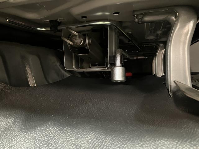 ハイゼットカーゴデラックスSAIII/認定中古車/LEDヘッド/1年保証サポカーSワイド適合 1年間走行距離無制限保証 キーレスエントリー オートライト LEDヘッドライト・フォグランプ アイドルストップ機能 オーバーヘッドシェルフ リヤコーナーセンサー(大阪府)の中古車