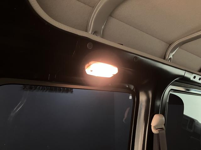 ハイゼットカーゴデラックスSAIII/認定中古車/LEDヘッド/1年保証サポカーSワイド適合 1年間走行距離無制限保証 キーレスエントリー オートライト LEDヘッドライト・フォグランプ アイドルストップ機能 オーバーヘッドシェルフ リヤコーナーセンサー(大阪府)の中古車