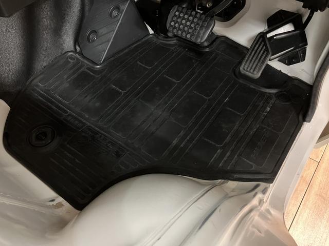 ハイゼットトラックスタンダード/認定中古車/1年保証/4速AT/AC/PS/1年間走行距離無制限保証 AM/FMラジオ エアコン パワーステアリング パワーウインドウ キーレスエントリー オートライト ETC 3方開 ゲートプロテクター ガードフレームプロテクター 4速AT(大阪府)の中古車
