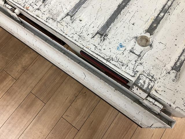 ハイゼットトラックスタンダード/認定中古車/1年保証/4速AT/AC/PS/1年間走行距離無制限保証 AM/FMラジオ エアコン パワーステアリング パワーウインドウ キーレスエントリー オートライト ETC 3方開 ゲートプロテクター ガードフレームプロテクター 4速AT(大阪府)の中古車