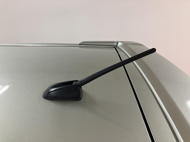ムーヴカスタム　ＲＳ／１年保証／車検整備渡し／ナビ／ＥＴＣ／ＵＳＢ１年間走行距離無制限保証　車検整備渡し　社外ワンセグナビ　ＥＴＣ　ＭＯＭＯ社製革巻きステアリング　オートライト　ＬＥＤヘッドライト　Ｆフォグランプ　キーフリー　トップシェイドガラス　１５インチアルミ（大阪府）の中古車