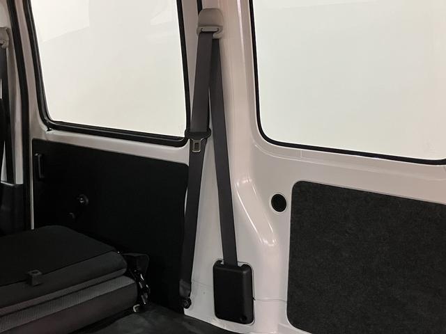 ハイゼットカーゴスペシャルクリーン／認定中古車／１年保証／車検整備渡し／認定中古車　１年間走行距離無制限保証　車検整備渡し　ＡＭ／ＦＭラジオ　エアコン　パワーステアリング　パワードアロック　４速オートマチック車　ハイルーフ（大阪府）の中古車
