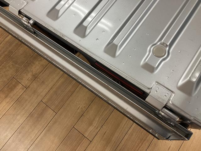 ハイゼットトラックハイルーフＳＡIIIｔ／認定中古車／１年保証／３方開／４ＡＴ衝突回避支援ブレーキ　先行車発進お知らせ機能　車線逸脱警報　横滑り防止装置　１年間走行距離無制限保証　３方開　４速オートマチック車　ハイルーフ　エアコン　パワーステアリング　ゲートプロテクター（大阪府）の中古車