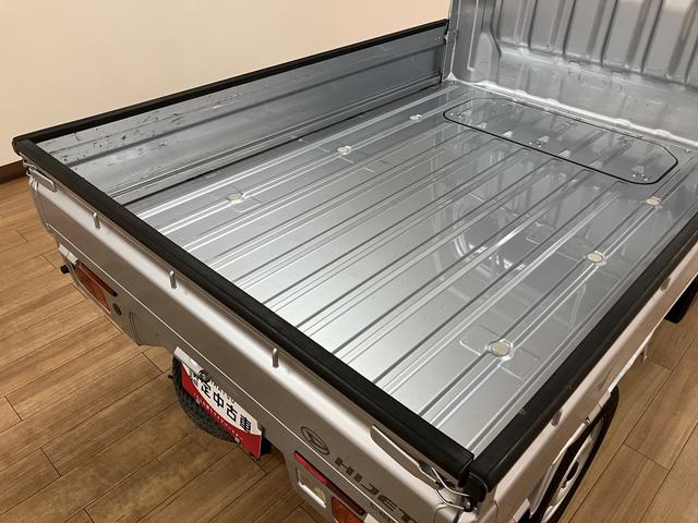 ハイゼットトラックハイルーフＳＡIIIｔ／認定中古車／１年保証／３方開／４ＡＴ衝突回避支援ブレーキ　先行車発進お知らせ機能　車線逸脱警報　横滑り防止装置　１年間走行距離無制限保証　３方開　４速オートマチック車　ハイルーフ　エアコン　パワーステアリング　ゲートプロテクター（大阪府）の中古車