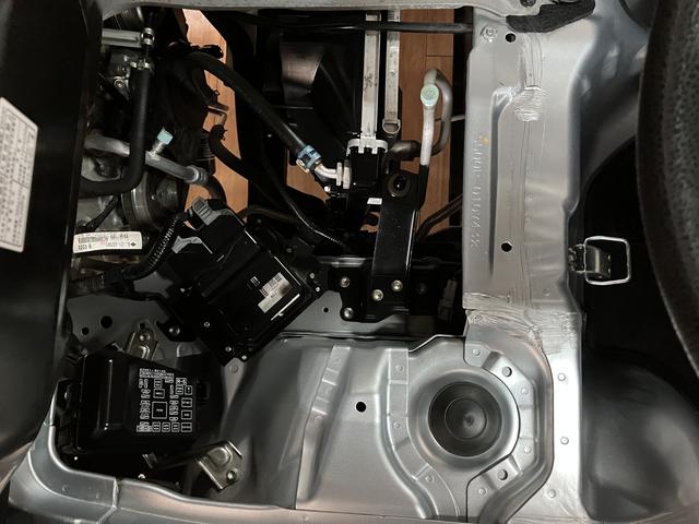 ハイゼットトラックハイルーフＳＡIIIｔ／認定中古車／１年保証／３方開／４ＡＴ衝突回避支援ブレーキ　先行車発進お知らせ機能　車線逸脱警報　横滑り防止装置　１年間走行距離無制限保証　３方開　４速オートマチック車　ハイルーフ　エアコン　パワーステアリング　ゲートプロテクター（大阪府）の中古車